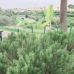Zafir Apartment With 2 Bedroom And Private Garden